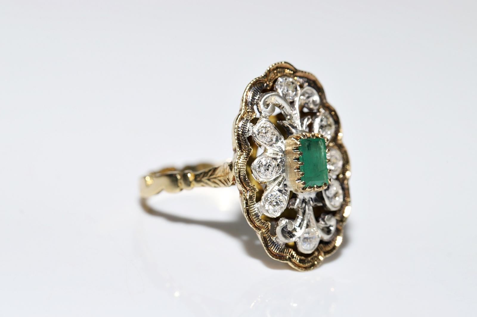 Brilliant Cut Antique Circa 1900s 18k Gold Natural Diamond And Emerald Decorated Ring  For Sale