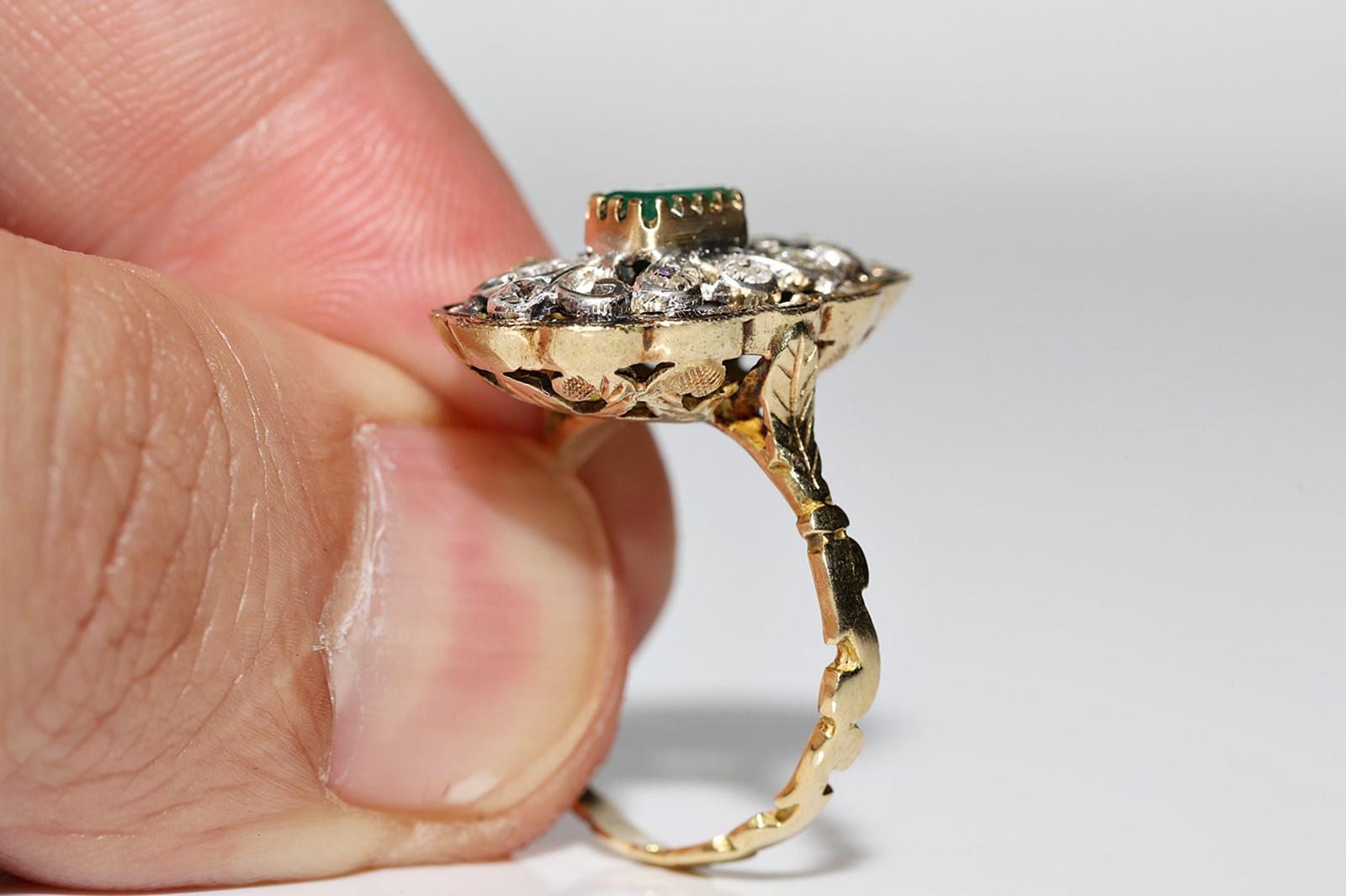Women's Antique Circa 1900s 18k Gold Natural Diamond And Emerald Decorated Ring  For Sale