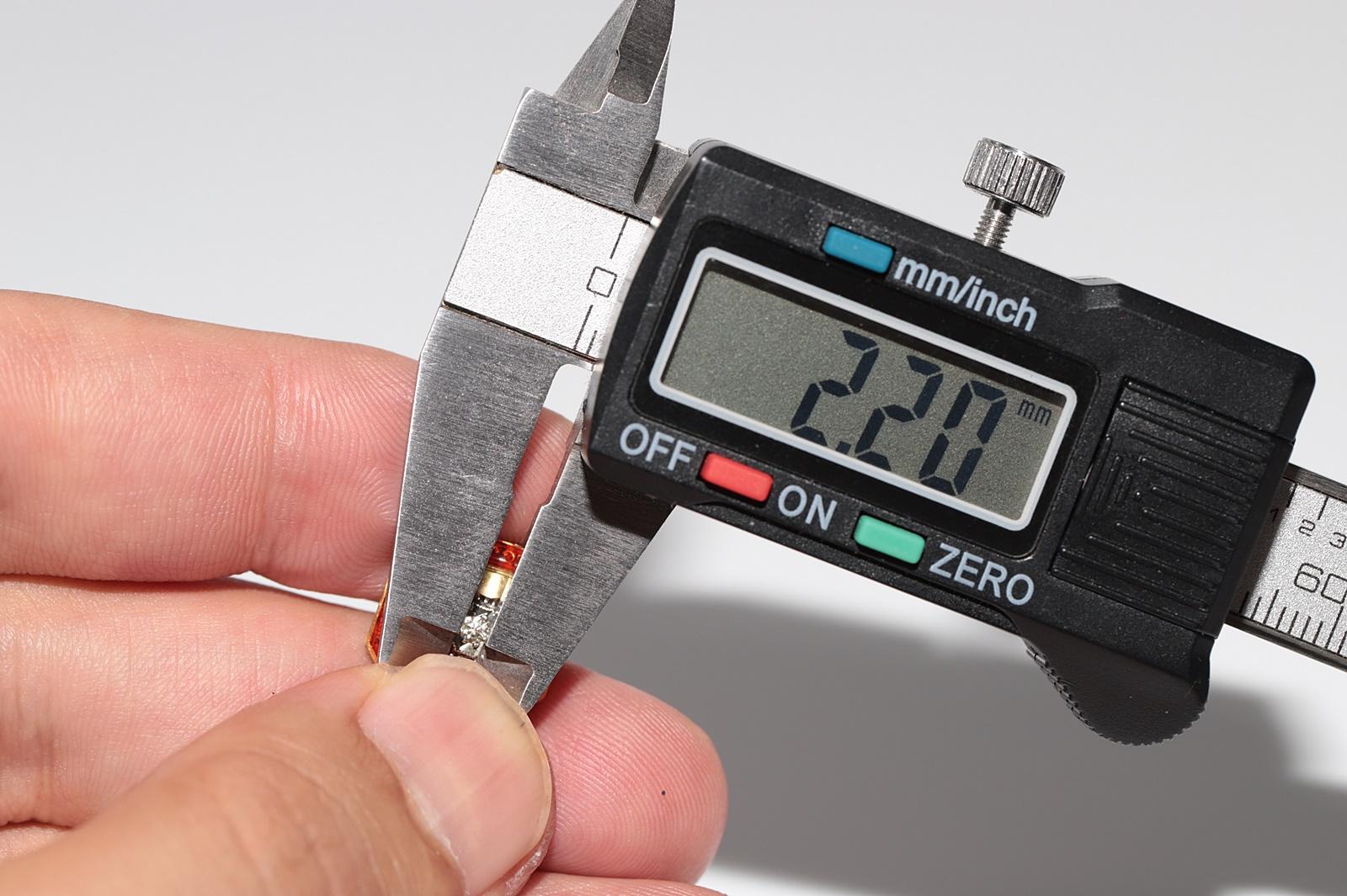 Antique des années 1900, or 18 carats, diamant naturel et émail  Boucle d'oreille solitaire en vente 9