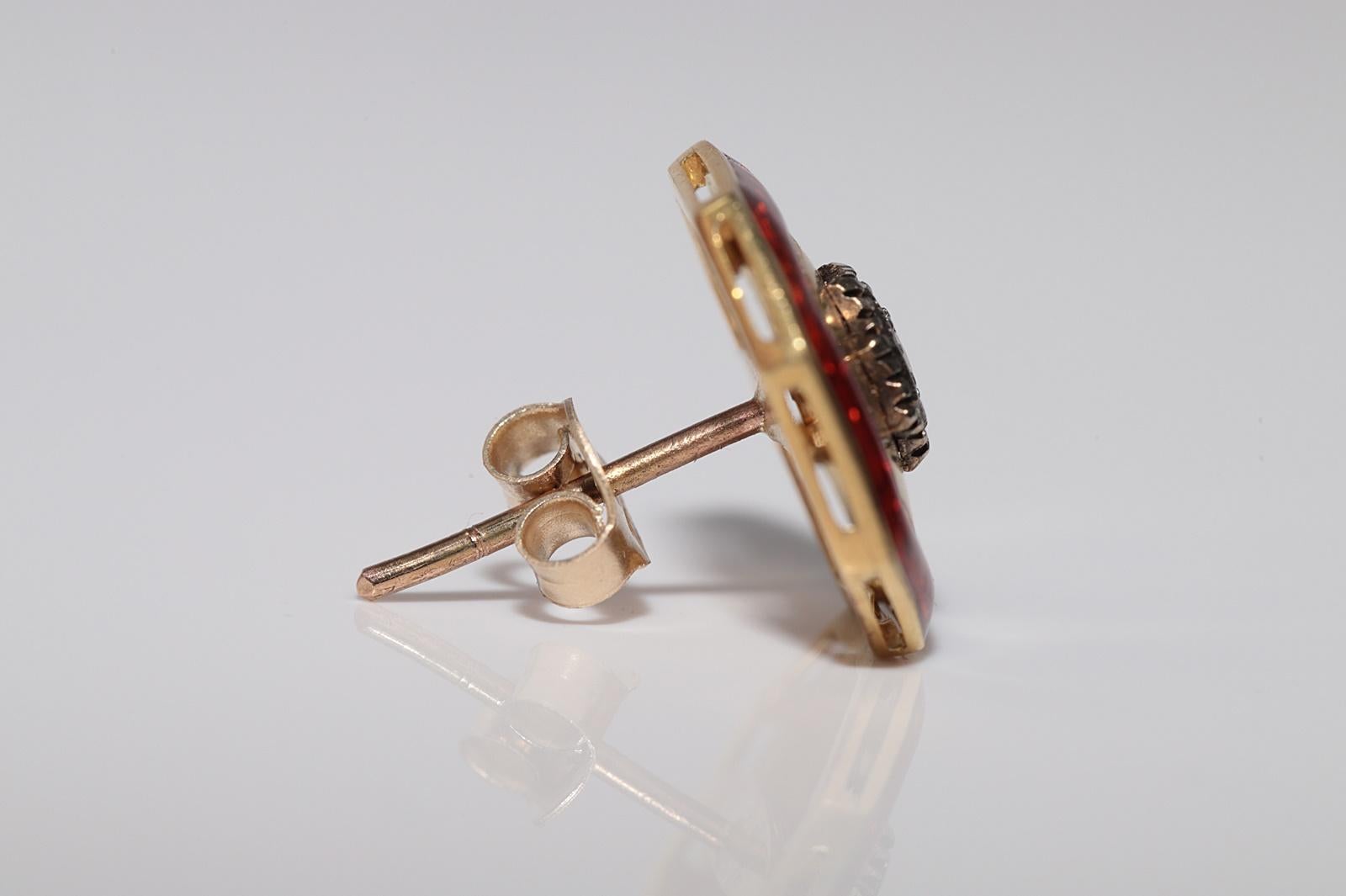 Antique des années 1900, or 18 carats, diamant naturel et émail  Boucle d'oreille solitaire en vente 1