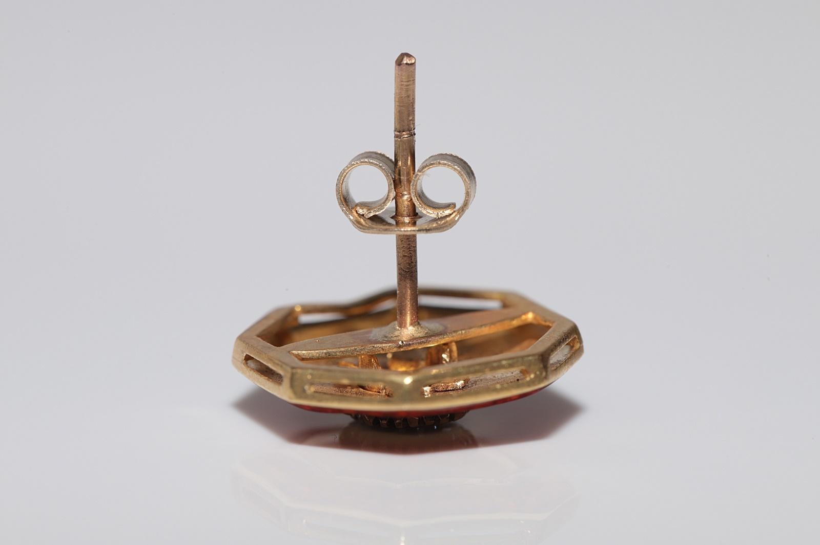 Antique des années 1900, or 18 carats, diamant naturel et émail  Boucle d'oreille solitaire en vente 2