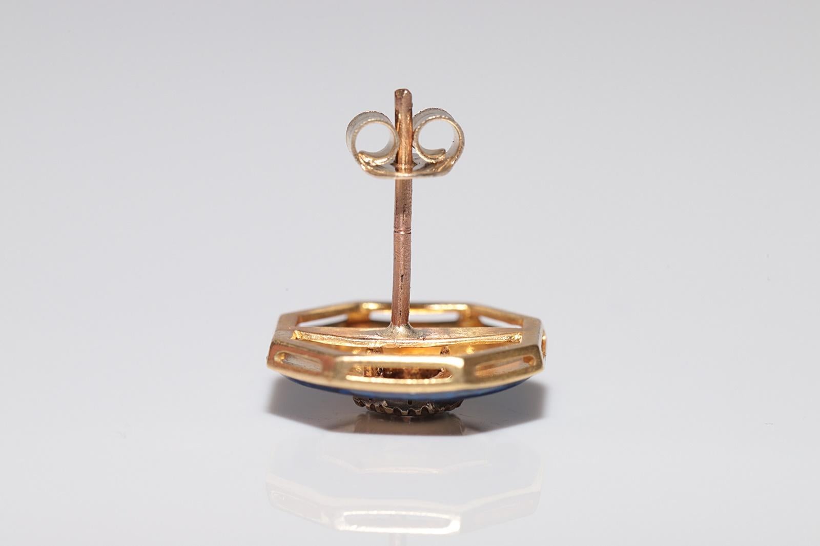 Boucles d'oreilles solitaires anciennes des années 1900 en or 18 carats, diamants naturels et émail en vente 2