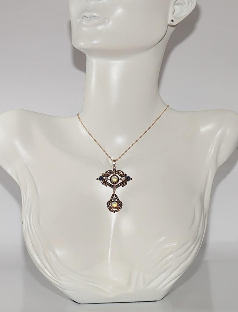 In very good condition.
Total weight is 11 grams.
Totally is diamond 0.35 ct.
The diamond is has Light Brown and s2-s3-Pique 1 clarity.
Total lenght is chain 42 cm.
Please contact for any questions.