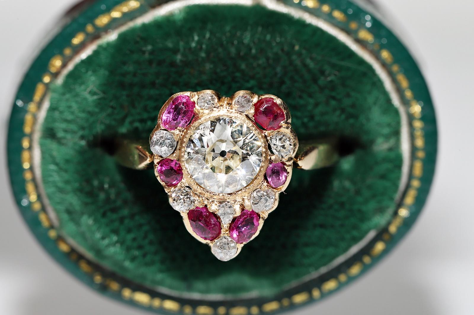 Antique Circa 1900s 18k Gold Natural Diamond And Ruby Decorated Ring In Good Condition For Sale In Fatih/İstanbul, 34