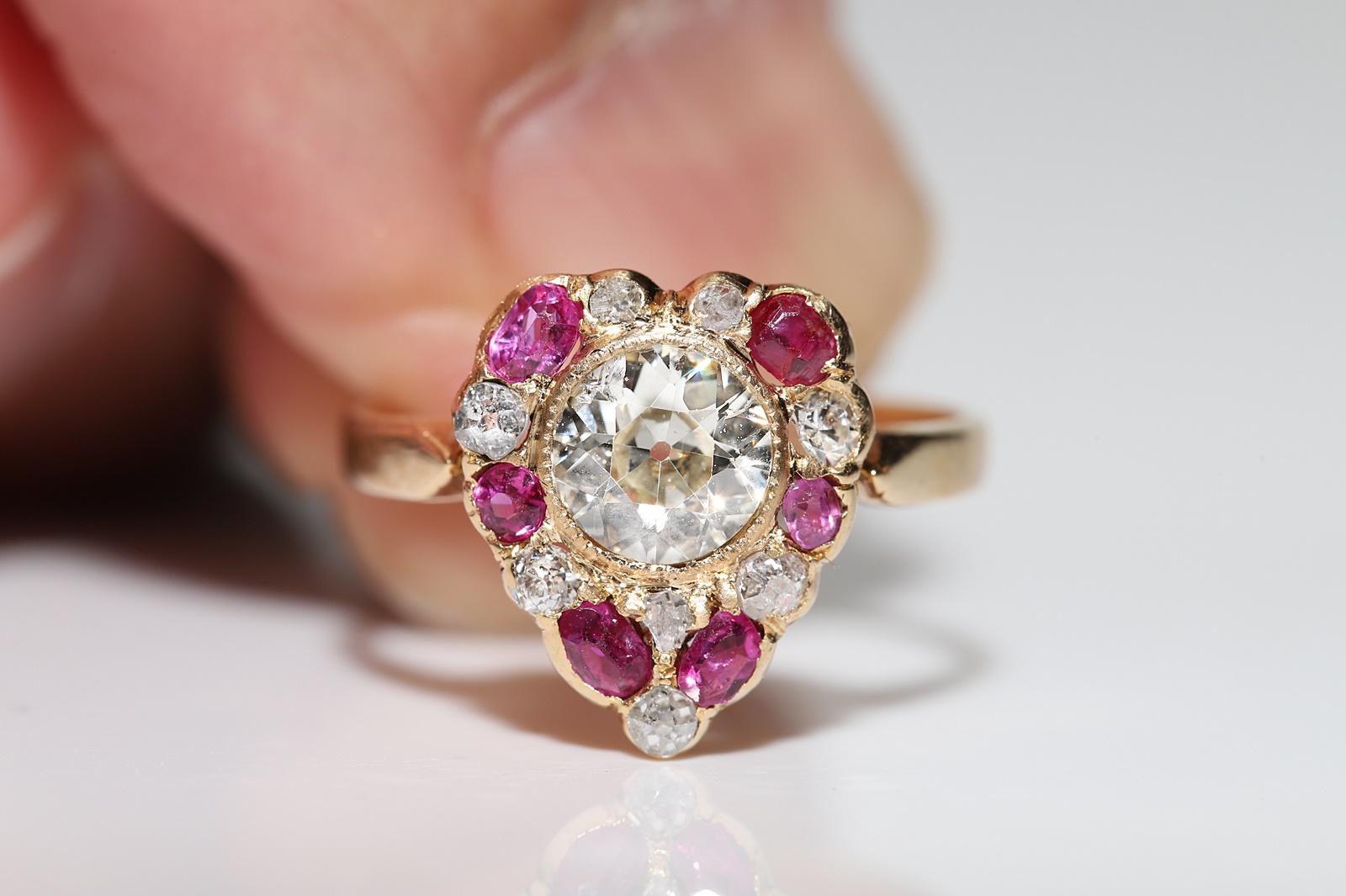 Antiker Ring aus 18 Karat Gold mit natürlichem Diamant und Rubin, um 1900er Jahre, dekoriert Damen im Angebot