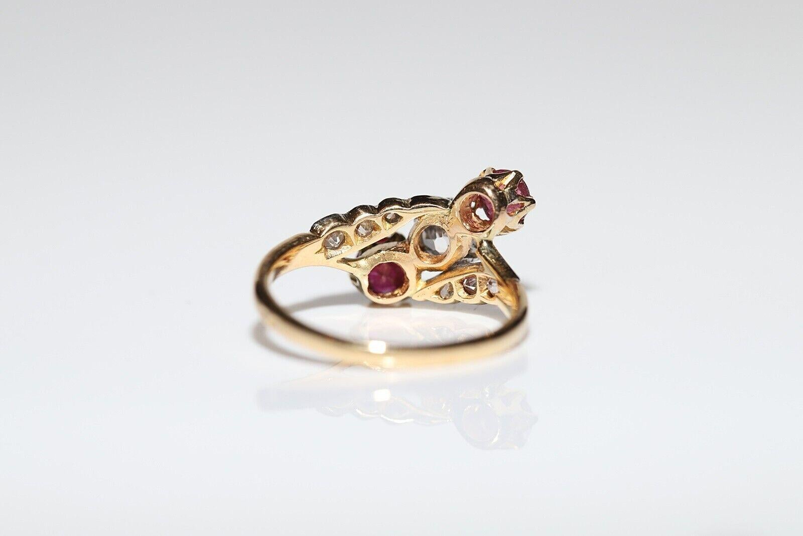 Antiker Ring aus 18 Karat Gold mit natürlichem Diamant und Rubin, um 1900er Jahre, dekoriert im Angebot 2