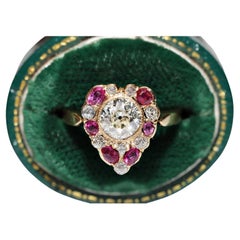 Bague ancienne des années 1900 en or 18 carats décorée de diamants naturels et de rubis