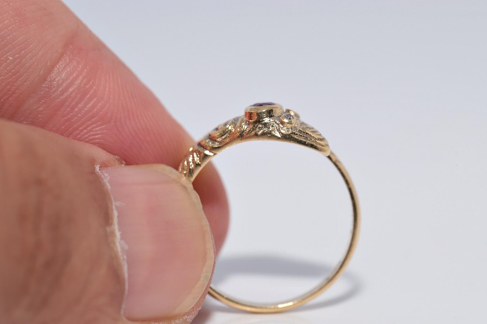 Ancienne bague serpent en or 18k Circa 1900 ornée de diamants naturels et de rubis Pour femmes en vente