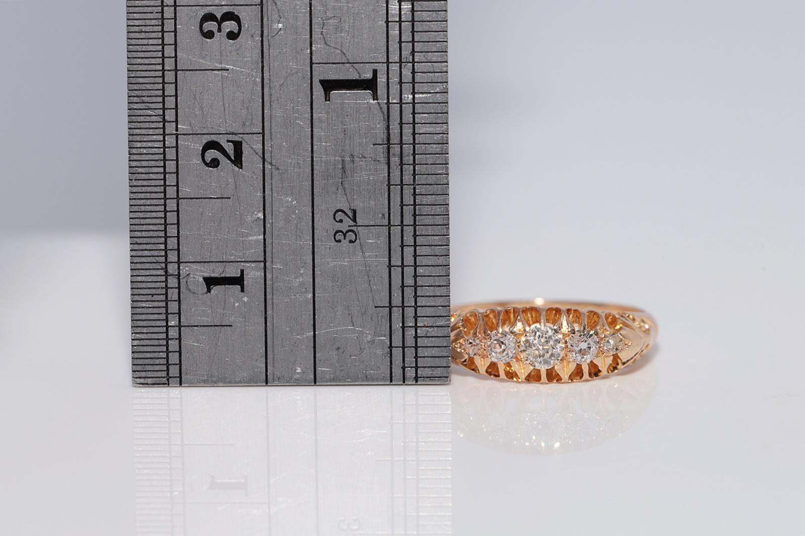 Anneau ancien des années 1900 en or 18 carats décoré de diamants naturels en vente 5