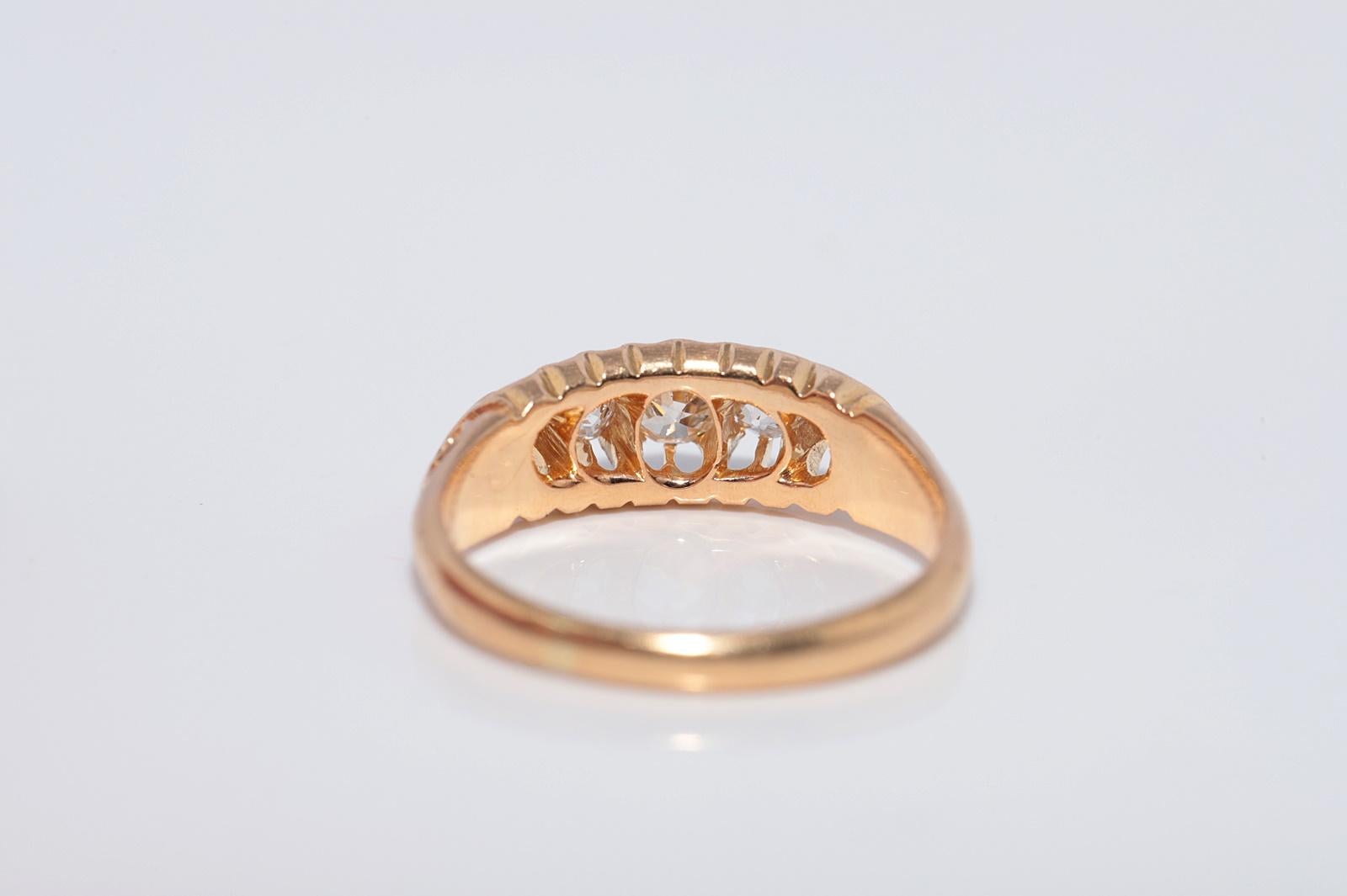 Anneau ancien des années 1900 en or 18 carats décoré de diamants naturels en vente 2