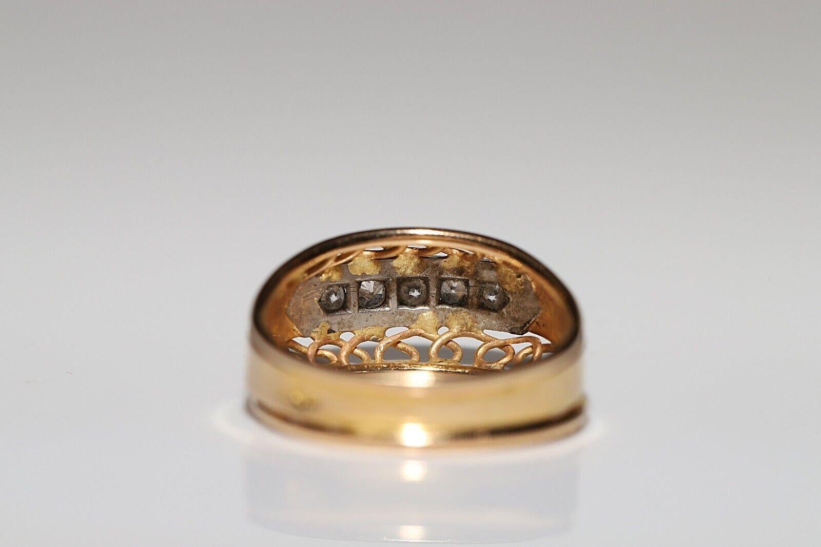 Antique Circa 1900s 18k Gold Natural Diamond Decorated Band Ring For Sale 3