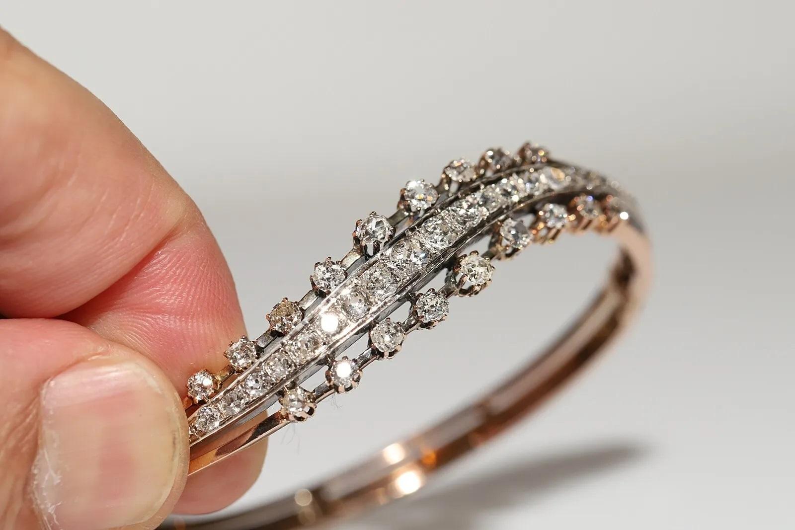 Antique Circa 1900s 18k Gold Natural Diamond Decorated Bangle Bracelet  In Good Condition For Sale In Fatih/İstanbul, 34