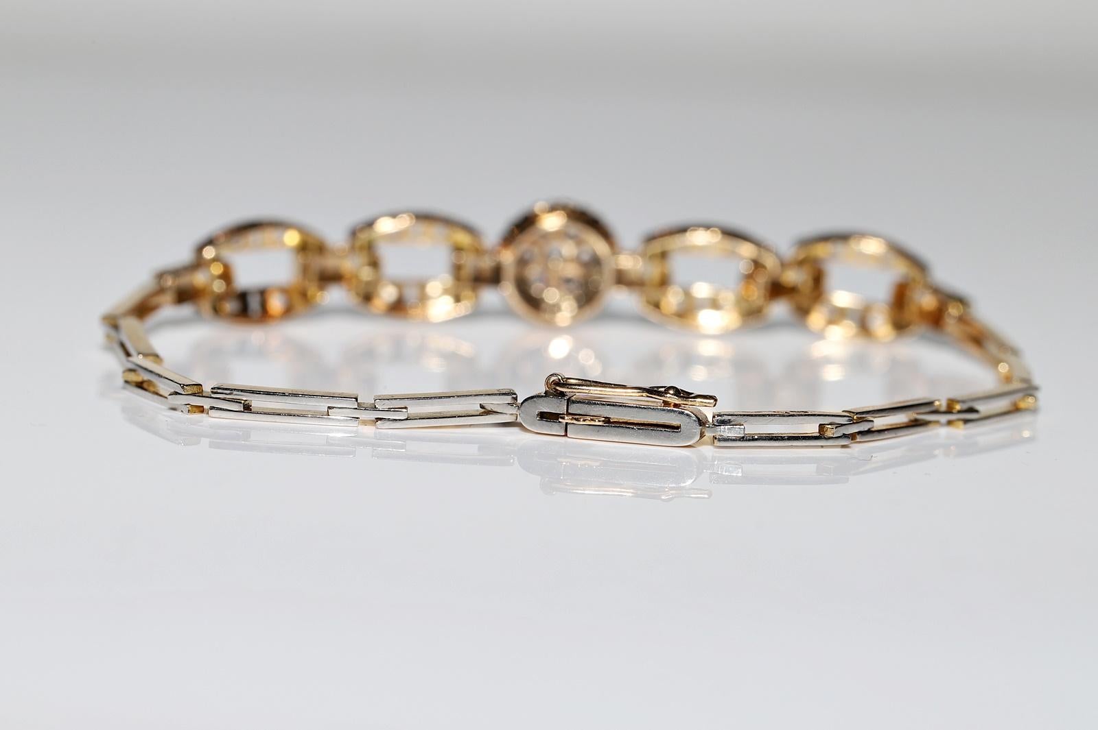 Bracelet ancien des années 1900 en or 18 carats décoré de diamants naturels en vente 9