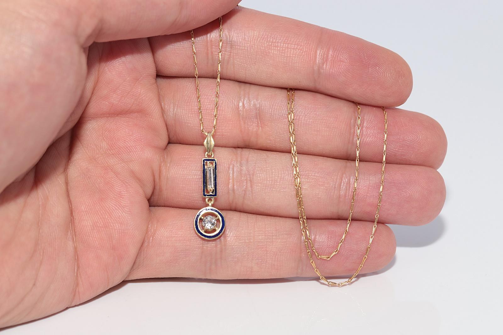 Collana con ciondolo in oro 18k con diamanti naturali e smalto decorato, antica CIRCA 1900 in vendita 2