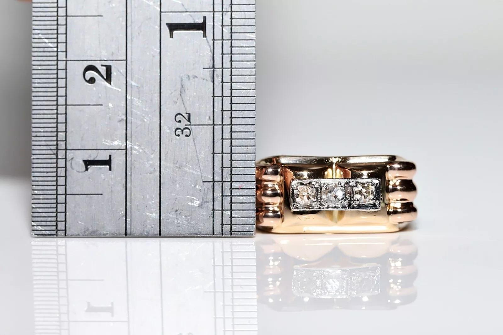 Bague ancienne des années 1900 en or 18 carats décorée de diamants naturels en vente 4