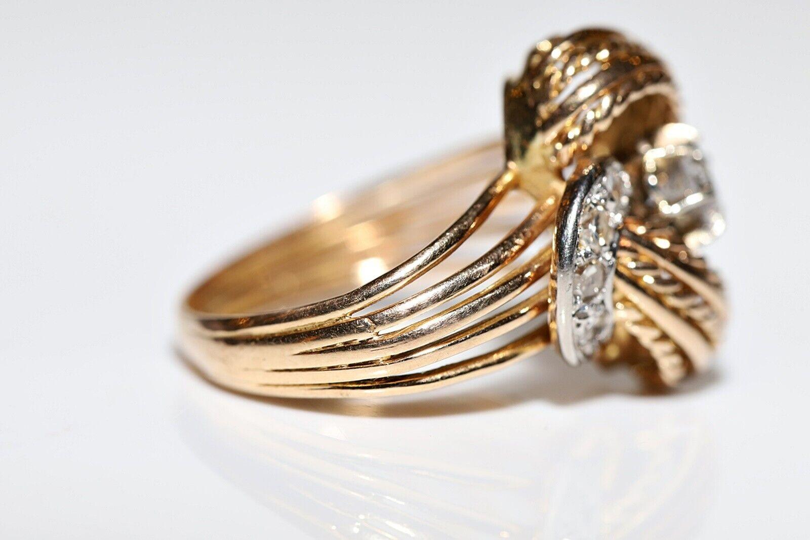 En très bon état.
Le poids total est de 6.1 grammes.
Le diamant est de 0,53 carat.
Le diamant est de couleur H-I-J et de pureté s1-s2.
La taille de la bague est US 6.2 
Nous pouvons fabriquer n'importe quelle taille.
Testé à l'acide pour vérifier