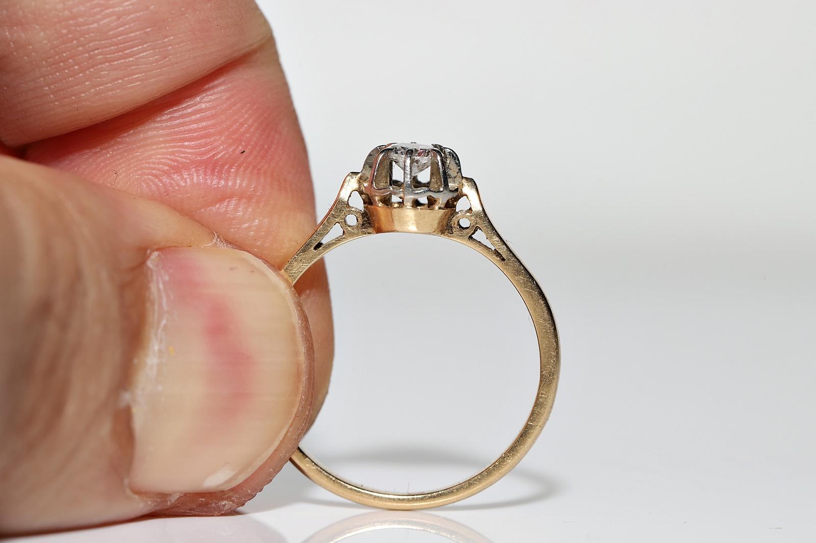 Antique Circa 1900s 18k Gold Natural Diamond Decorated Solitaire Ring  For Sale 4