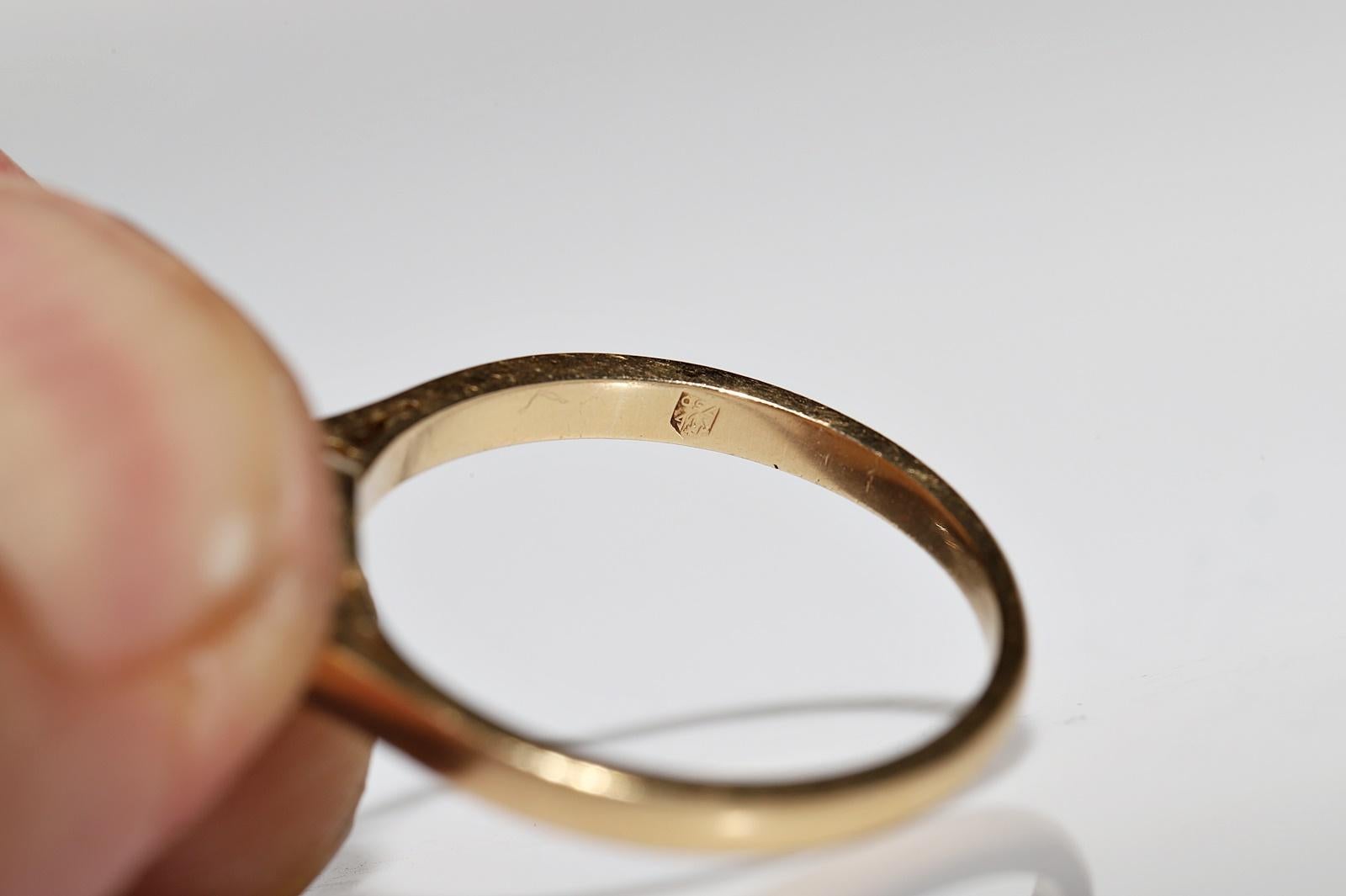 Antiguo anillo solitario decorado con diamantes naturales de oro de 18 quilates de la década de 1900  en venta 5