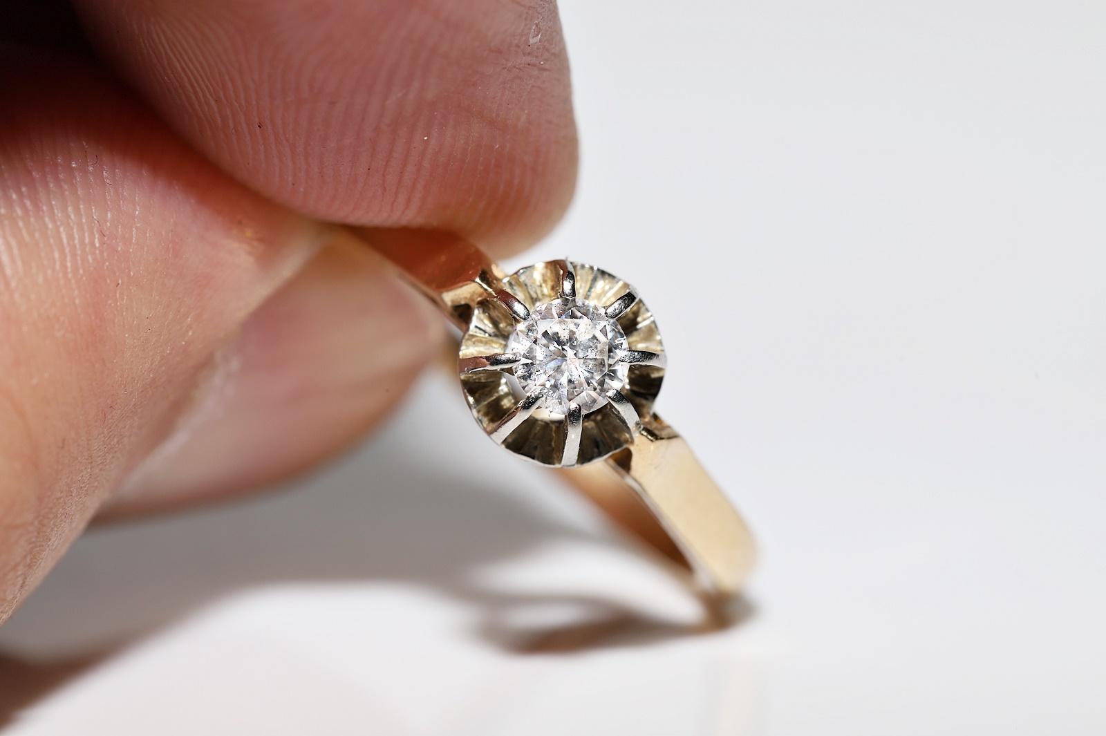 Antiguo anillo solitario decorado con diamantes naturales de oro de 18 quilates de la década de 1900  en venta 10