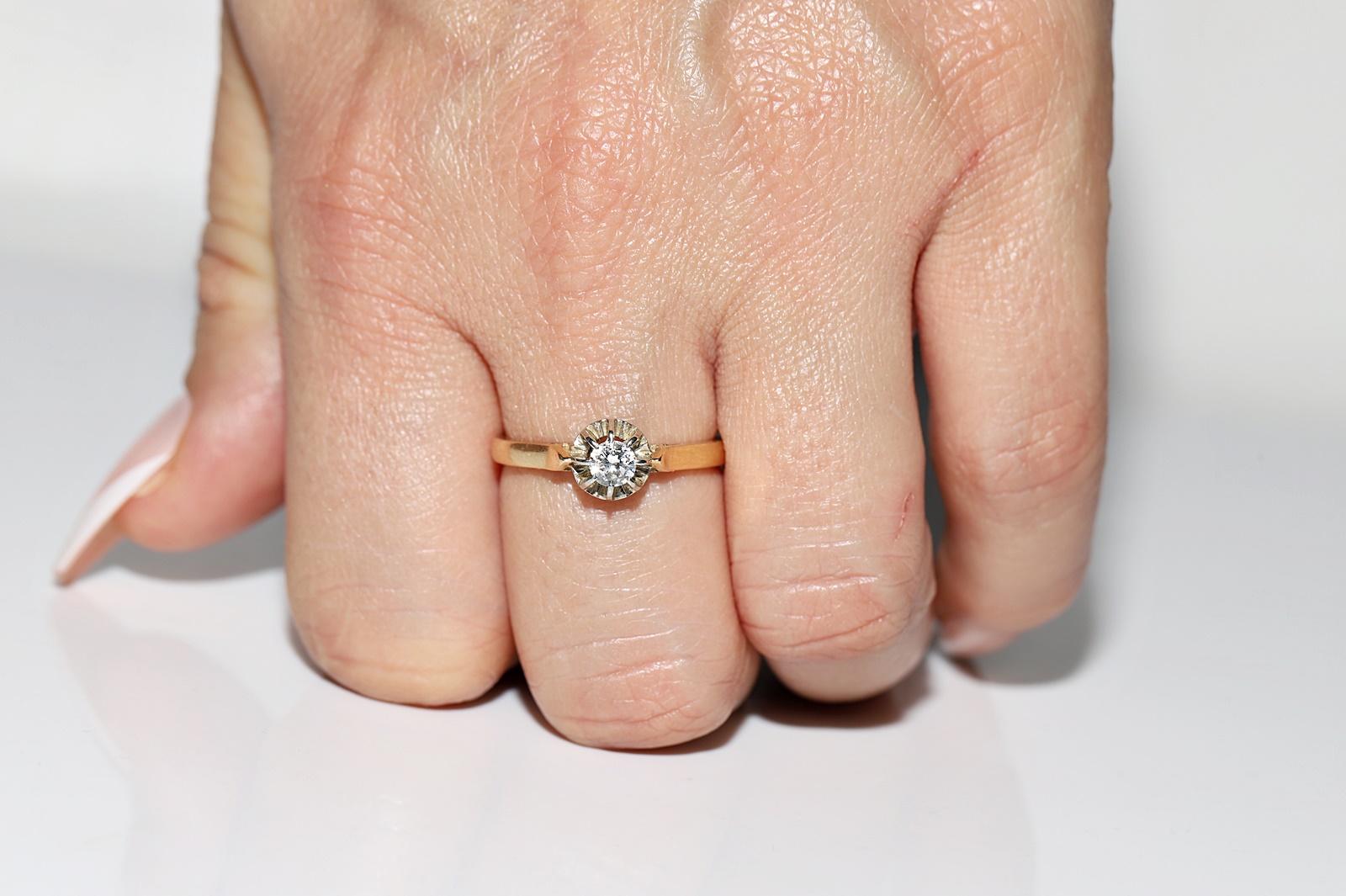Antiguo anillo solitario decorado con diamantes naturales de oro de 18 quilates de la década de 1900  Corte brillante en venta