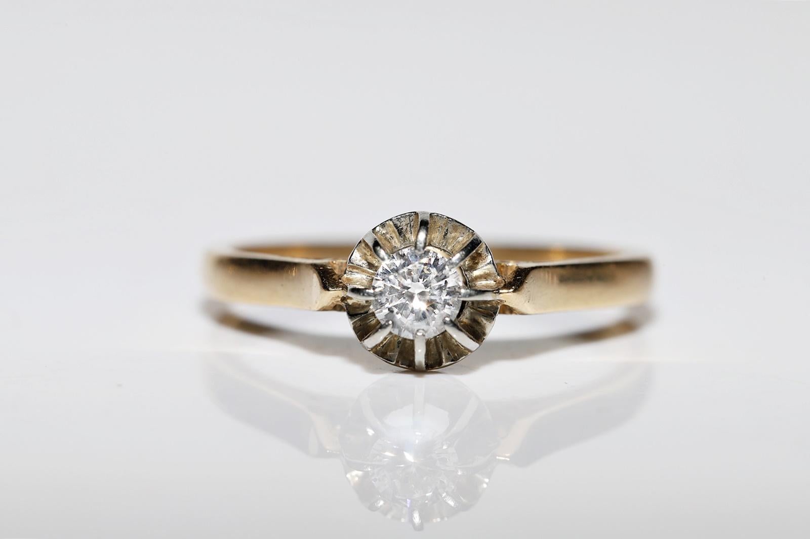 Antiguo anillo solitario decorado con diamantes naturales de oro de 18 quilates de la década de 1900  en venta 1