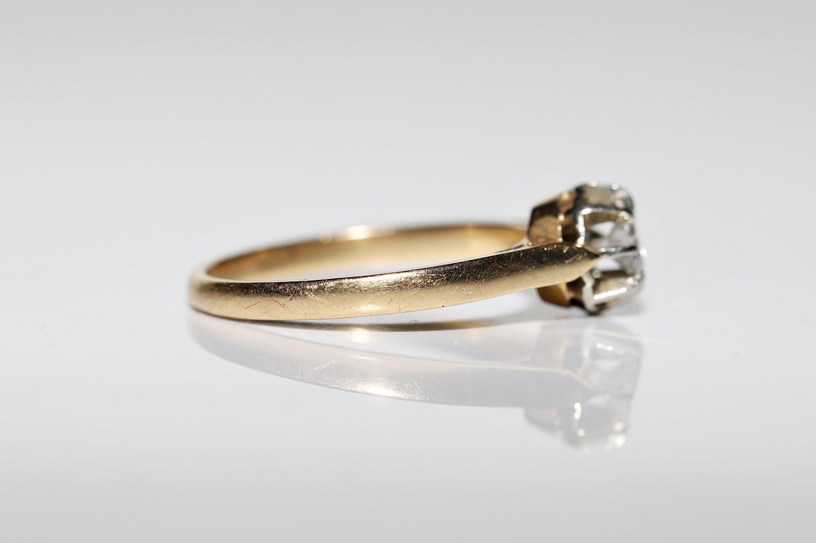 Antiguo anillo solitario decorado con diamantes naturales de oro de 18 quilates de la década de 1900  en venta 3