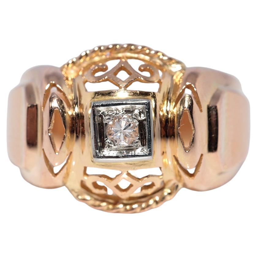 Antique Circa 1900s 18k Gold Natural Diamond Decorated Solitaire Ring in vendita