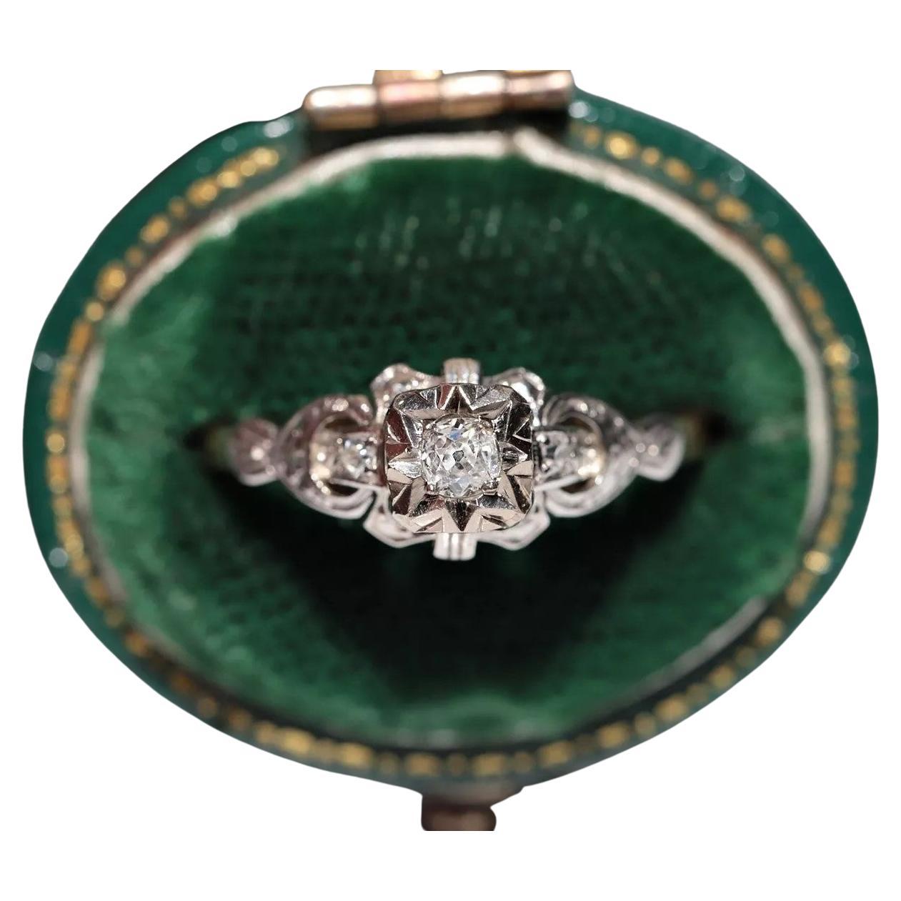 Antiguo anillo solitario decorado con diamantes naturales de oro de 18 quilates de la década de 1900  En muy g