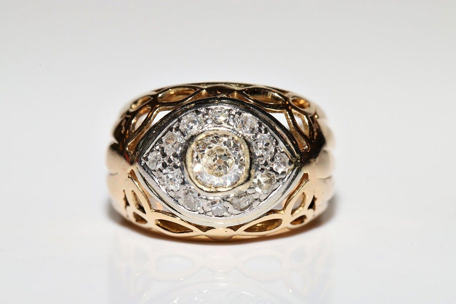In very good condition.
Total weight is 8.5 grams.
The center diamond about 0.50 carat.
Totally is side diamond about 0.35 carat.
The diamond is has G-H color and vs-s1-s2.
Ring size is US 6.
We can make any size.
Box is not included.
Please contact