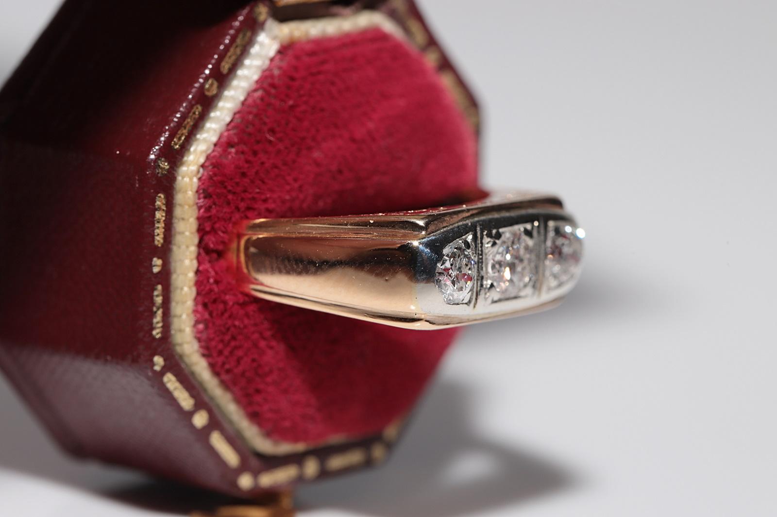 Victorien Anneau ancien des années 1900 en or 18 carats décoré de diamants naturels à trois pierres en vente