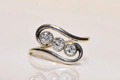 Antiker Ring mit drei Steinen aus 18 Karat Gold mit natürlichem Diamanten, um 1900er Jahre