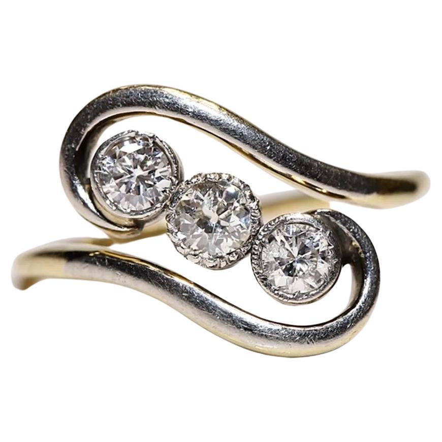 Bague ancienne des années 1900 en or 18 carats décorée de diamants naturels à trois pierres