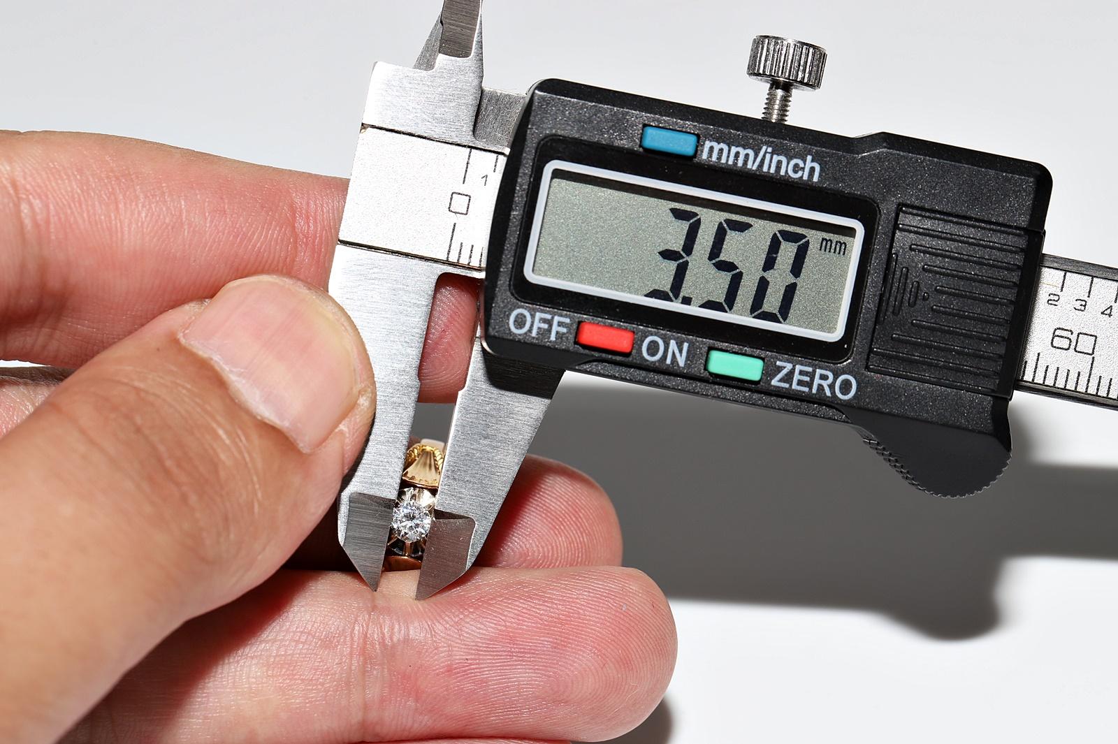 Anello di fidanzamento antico CIRCA 1900 in oro 18k con diamante naturale e solitario in vendita 10