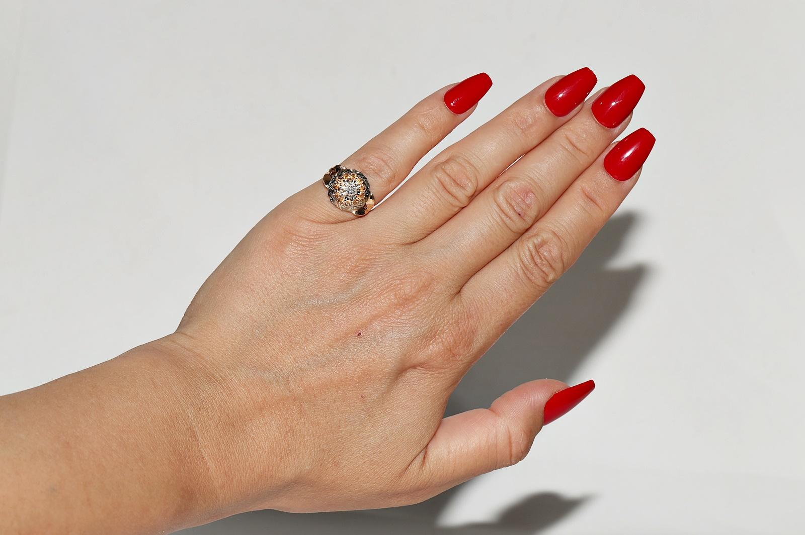 In ottime condizioni.
Il peso totale è di 3,2 grammi.
Totalmente è un diamante da 0,13 ct.
Il diamante ha colore H e purezza vvs.
La misura dell'anello è US 5 
Possiamo realizzare qualsiasi dimensione.
La scatola non è inclusa.
Per qualsiasi