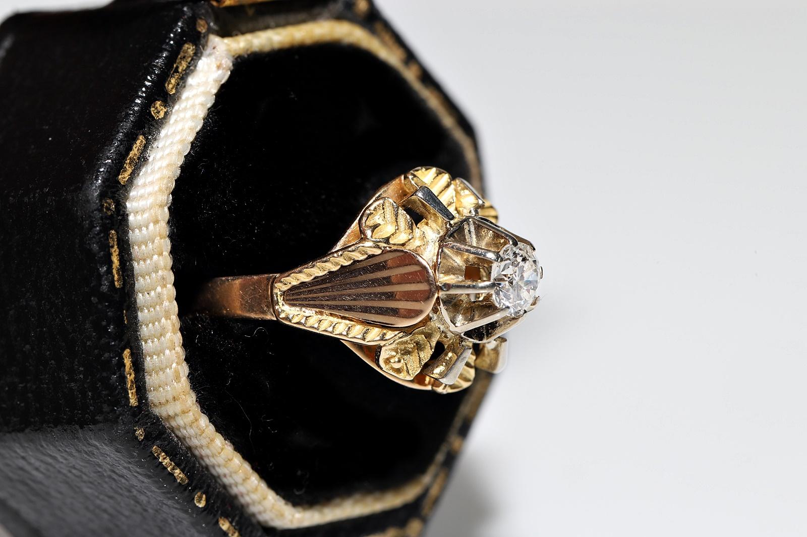 Women's Antique Circa 1900s 18k Gold Natural Diamond Solitaire Engagement Ring For Sale