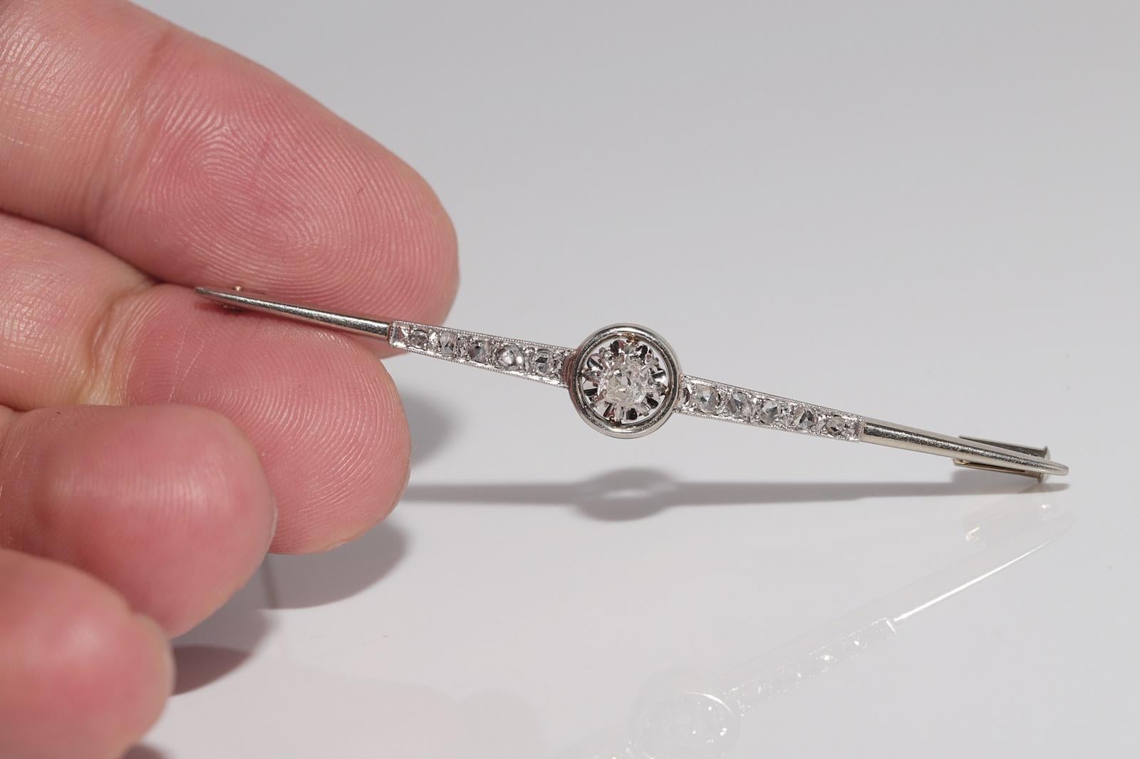 En muy buen estado.
El peso total es de 3,7 gramos.
Totalmente es diamante talla antigua 0,25 ct.
Totalmente es diamante talla rosa 0.30 ct.
El diamante es de color H y claridad vs1-s1.
Ponte en contacto para cualquier pregunta.