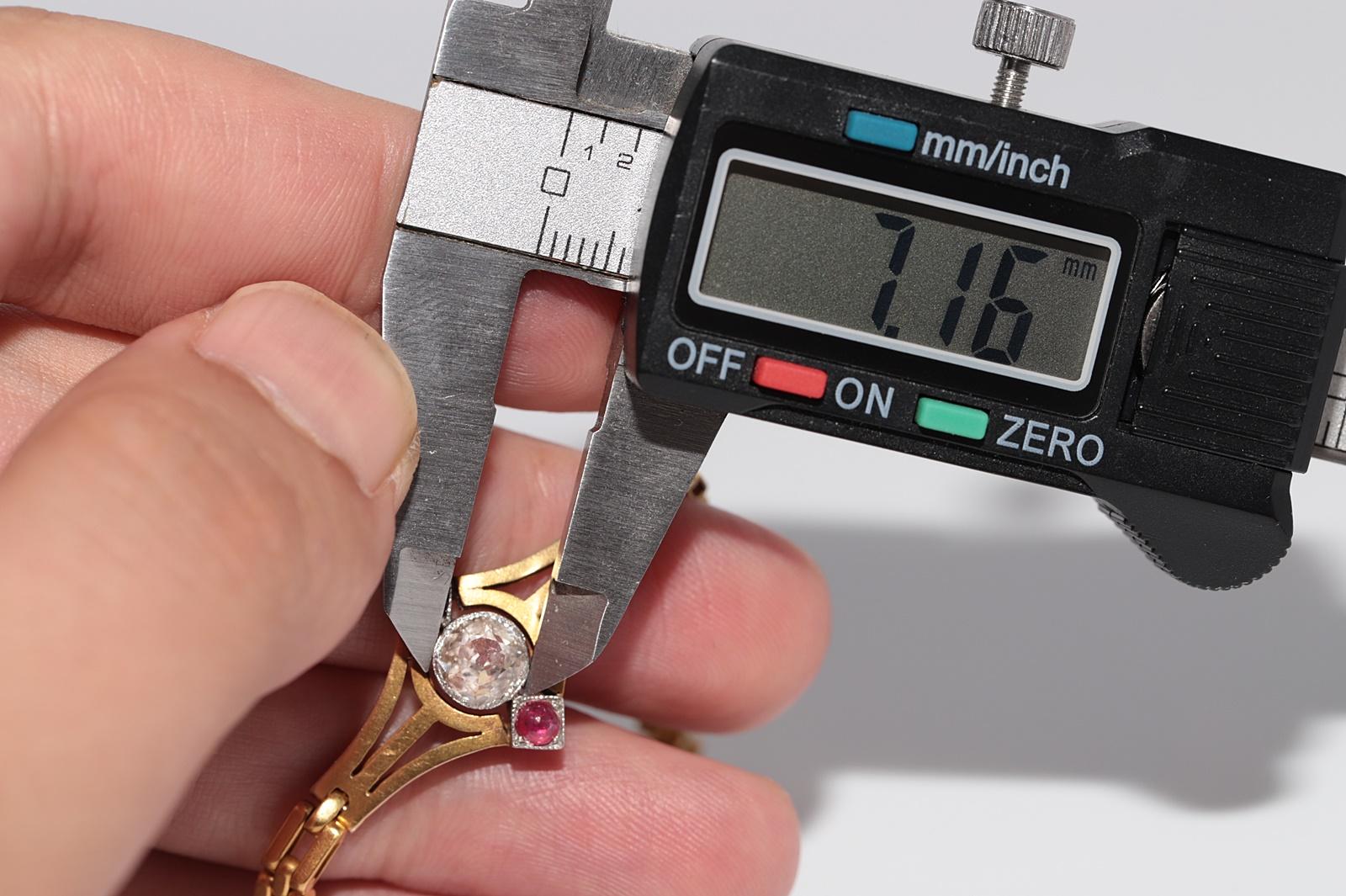 Bracelet ancien en or 18 carats, diamant naturel taille ancienne et rubis cabochon, datant des années 1900 en vente 7