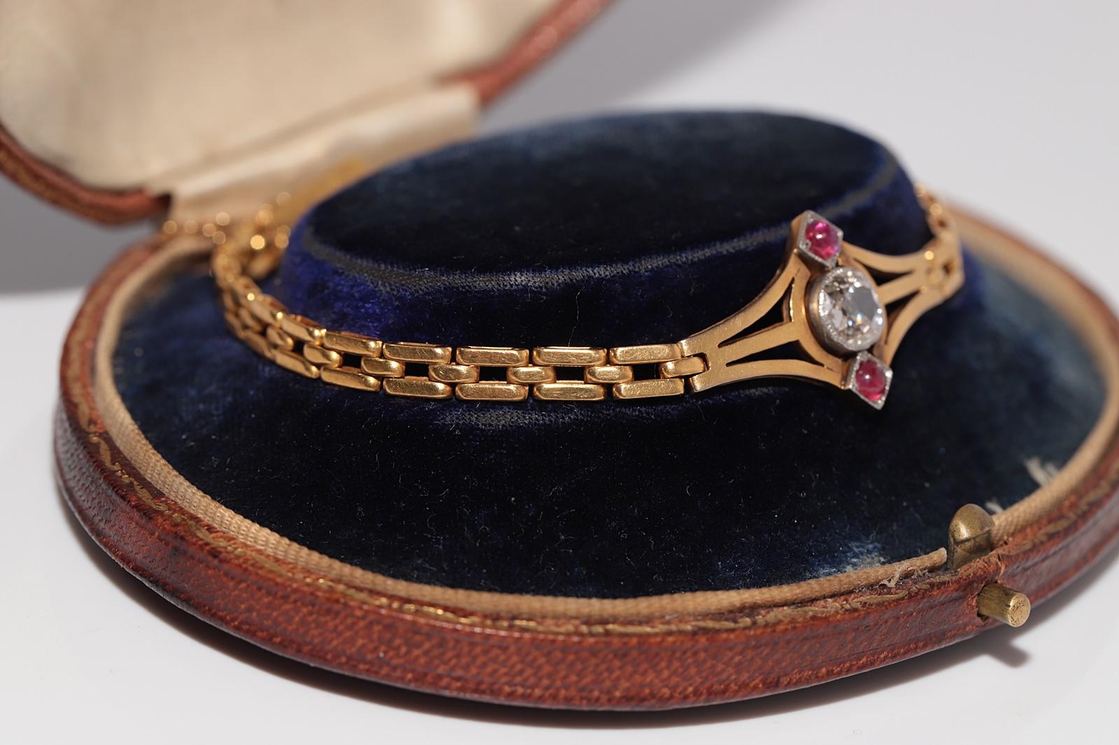 Victorien Bracelet ancien en or 18 carats, diamant naturel taille ancienne et rubis cabochon, datant des années 1900 en vente