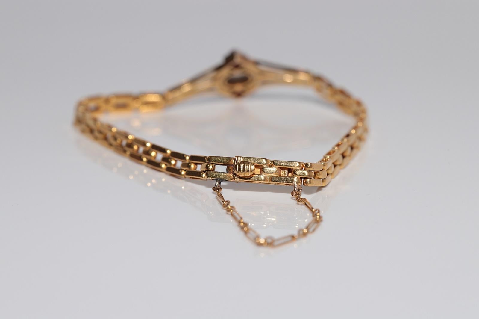 Bracelet ancien en or 18 carats, diamant naturel taille ancienne et rubis cabochon, datant des années 1900 en vente 1
