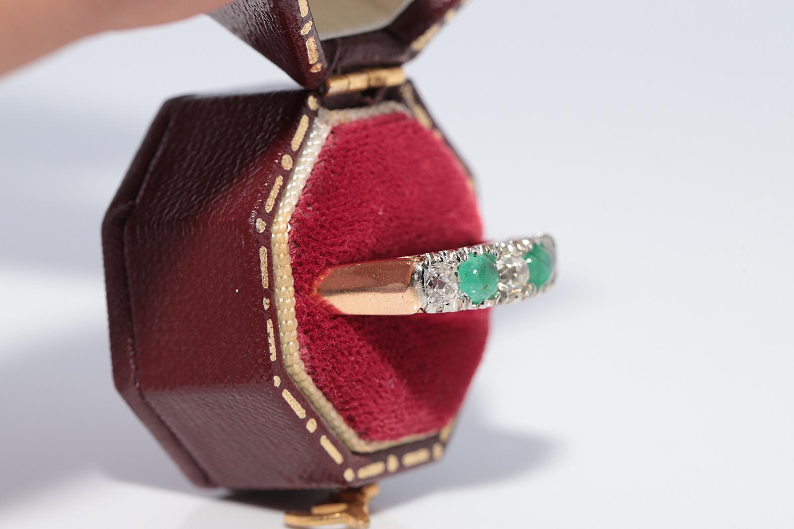 Victorien Bague ancienne en or 18k Circa 1900, diamant naturel taille ancienne et émeraude en vente