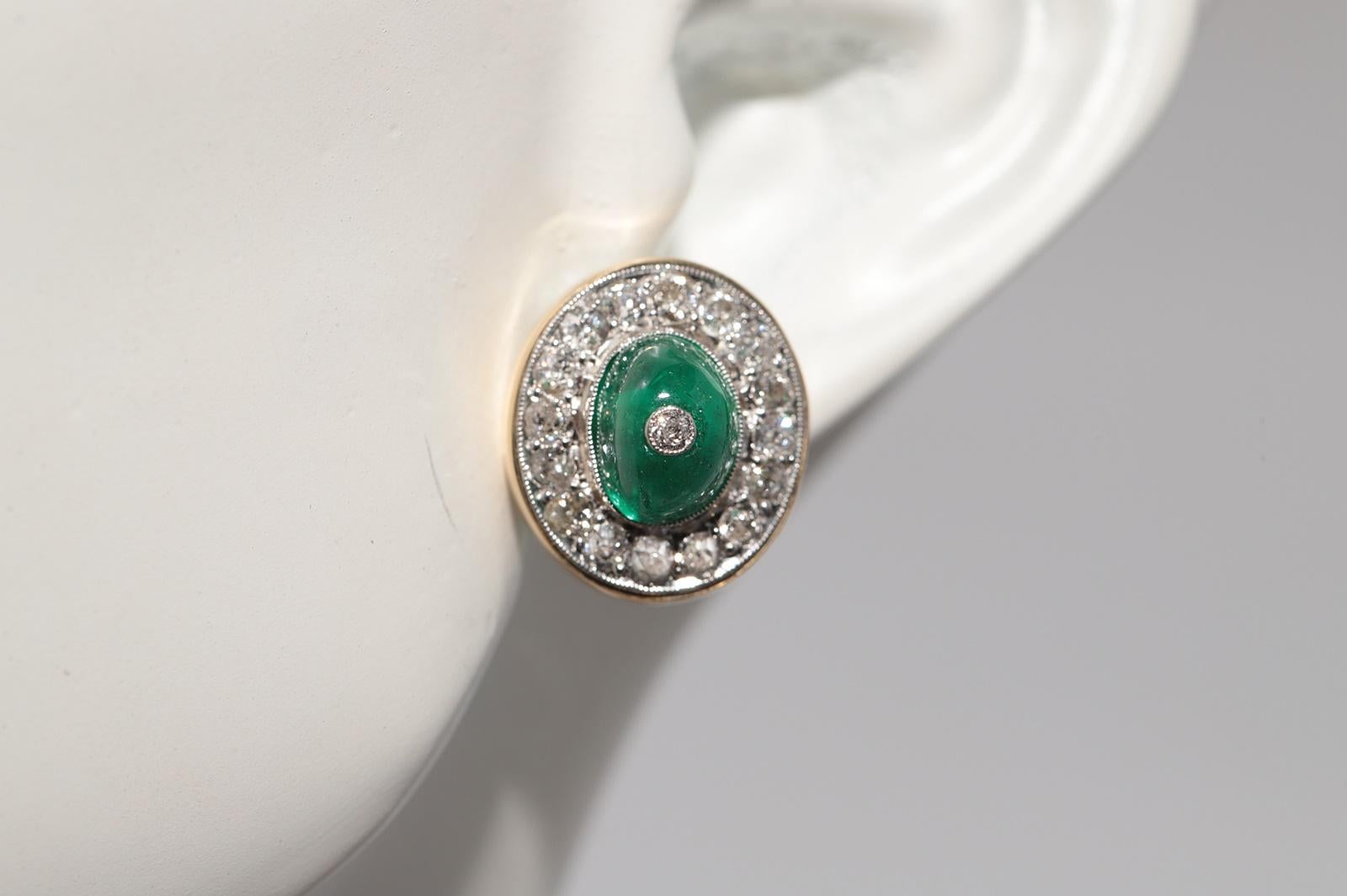 Antike CIRCA 1900s 18k Gold Natürlicher Altschliff Diamant und  Smaragd-Ohrstecker im Angebot 9