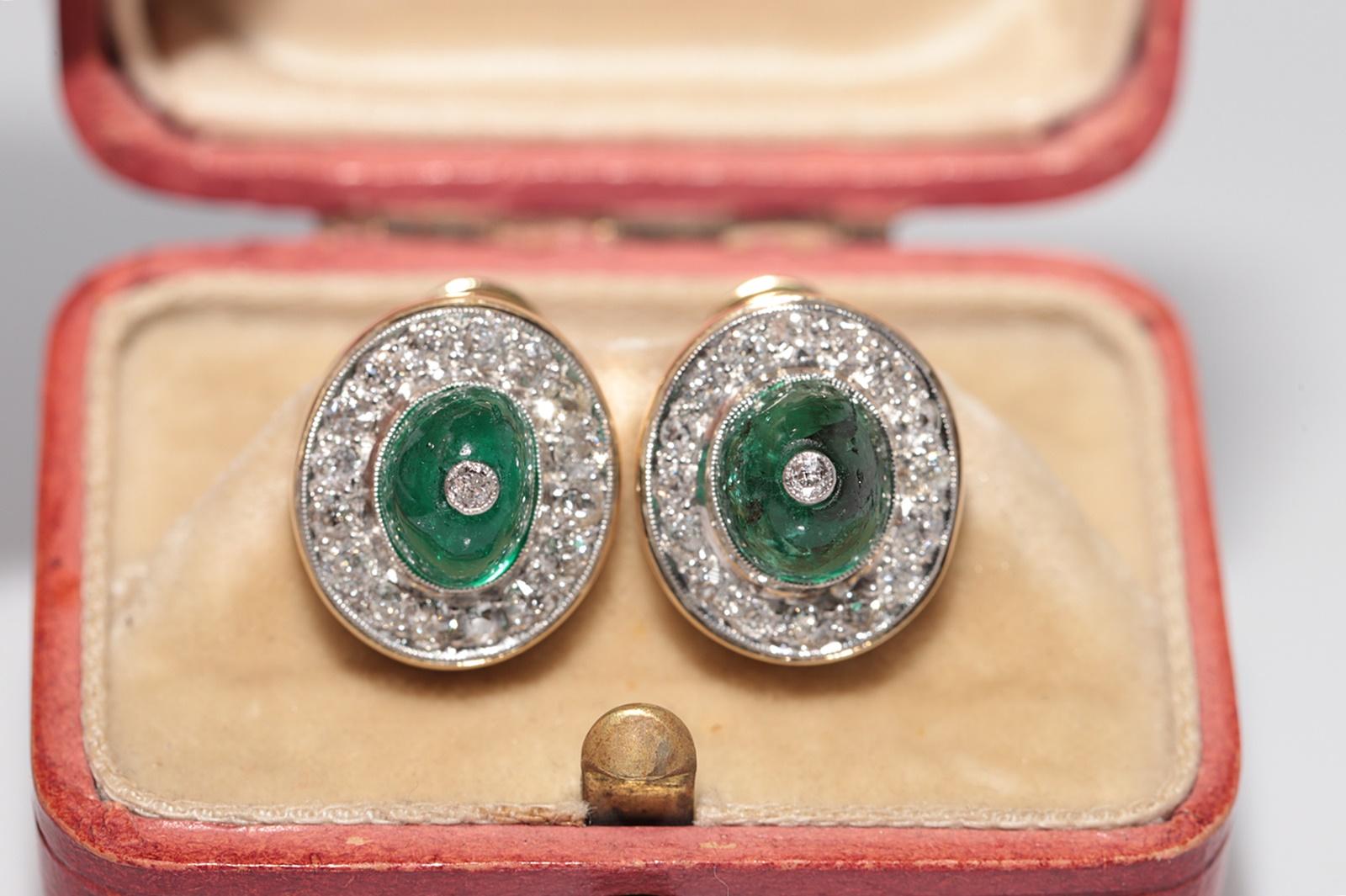 Antike CIRCA 1900s 18k Gold Natürlicher Altschliff Diamant und  Smaragd-Ohrstecker (Viktorianisch) im Angebot