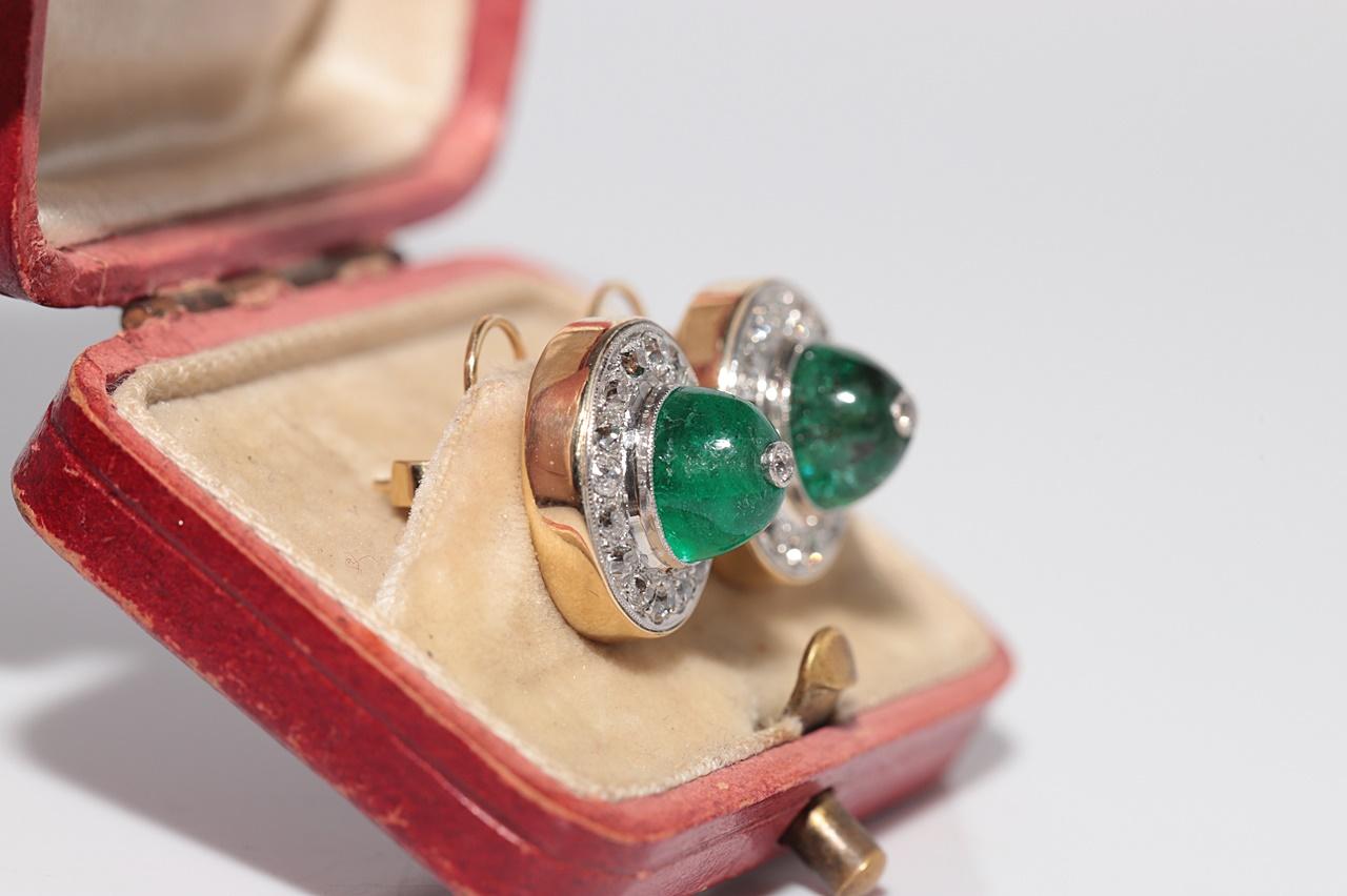 Antike CIRCA 1900s 18k Gold Natürlicher Altschliff Diamant und  Smaragd-Ohrstecker (Alteuropäischer Brillantschliff) im Angebot