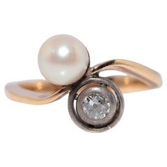 Antique Circa 1900s 18k Gold Natural Old Cut Diamond And Pearl Decorated Ring