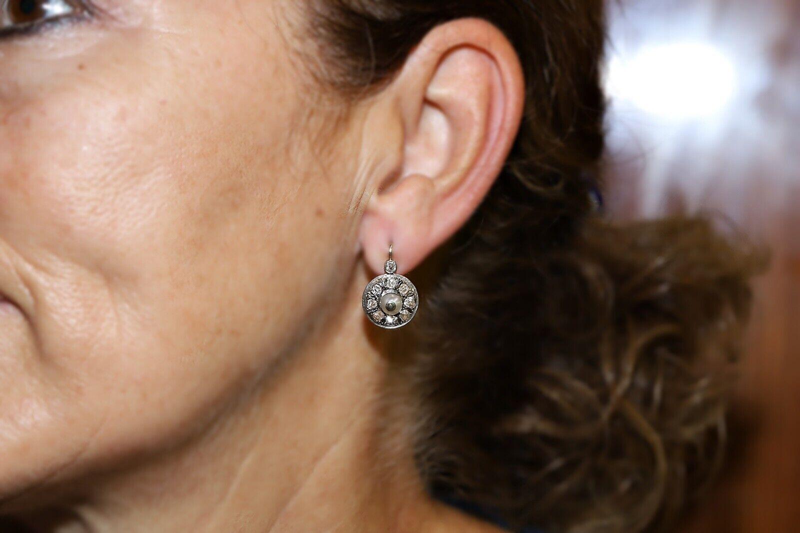 Boucles d'oreilles anciennes des années 1900 en or 18 carats, diamants naturels taille ancienne et perles en vente 4
