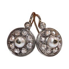 Boucles d
oreilles anciennes des années 1900 en or 18 carats, diamants naturels taille ancienne et perles
