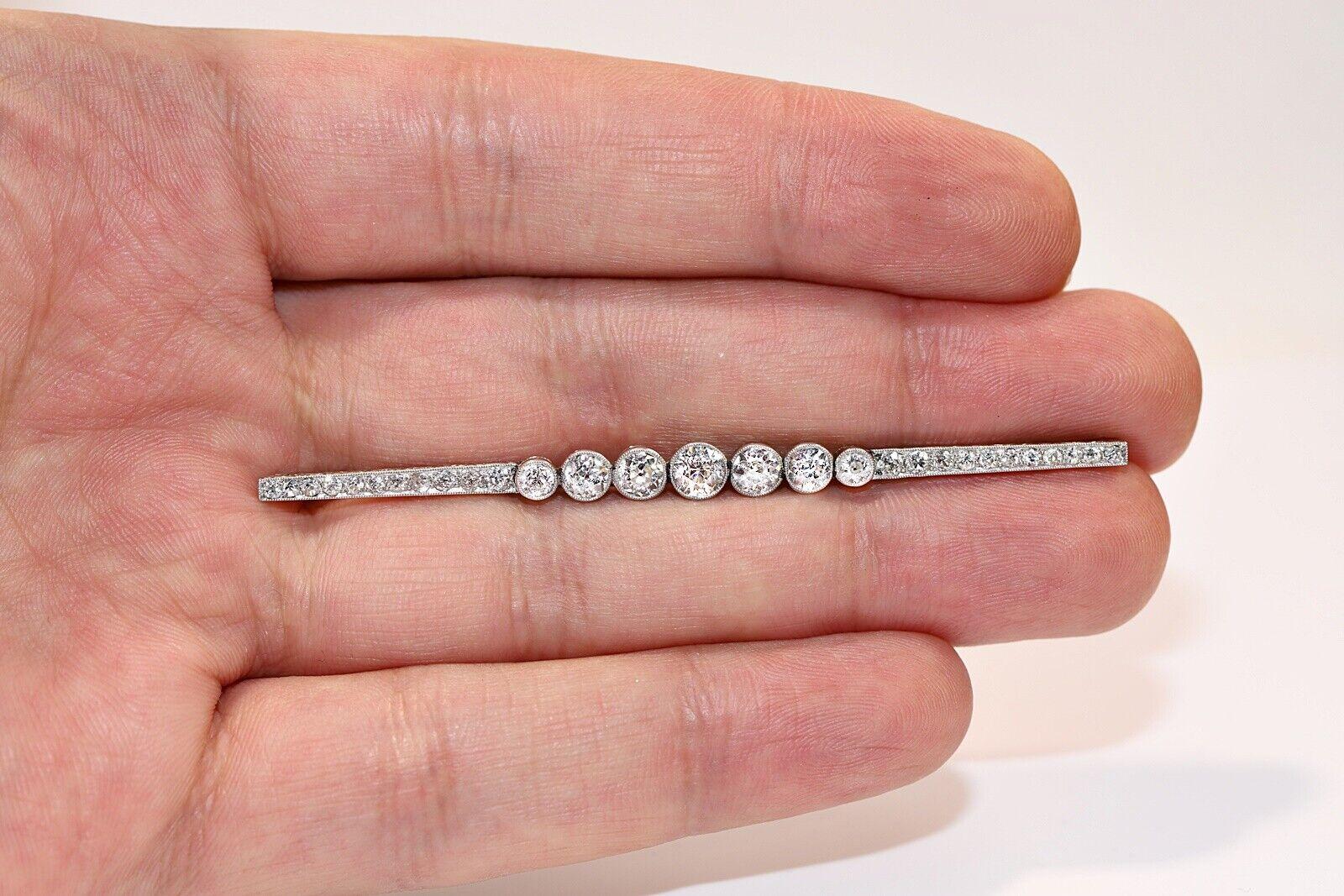 Antique Circa 1900s 18k Gold Natural Old Cut Diamond Decorated Brooch For Sale 3