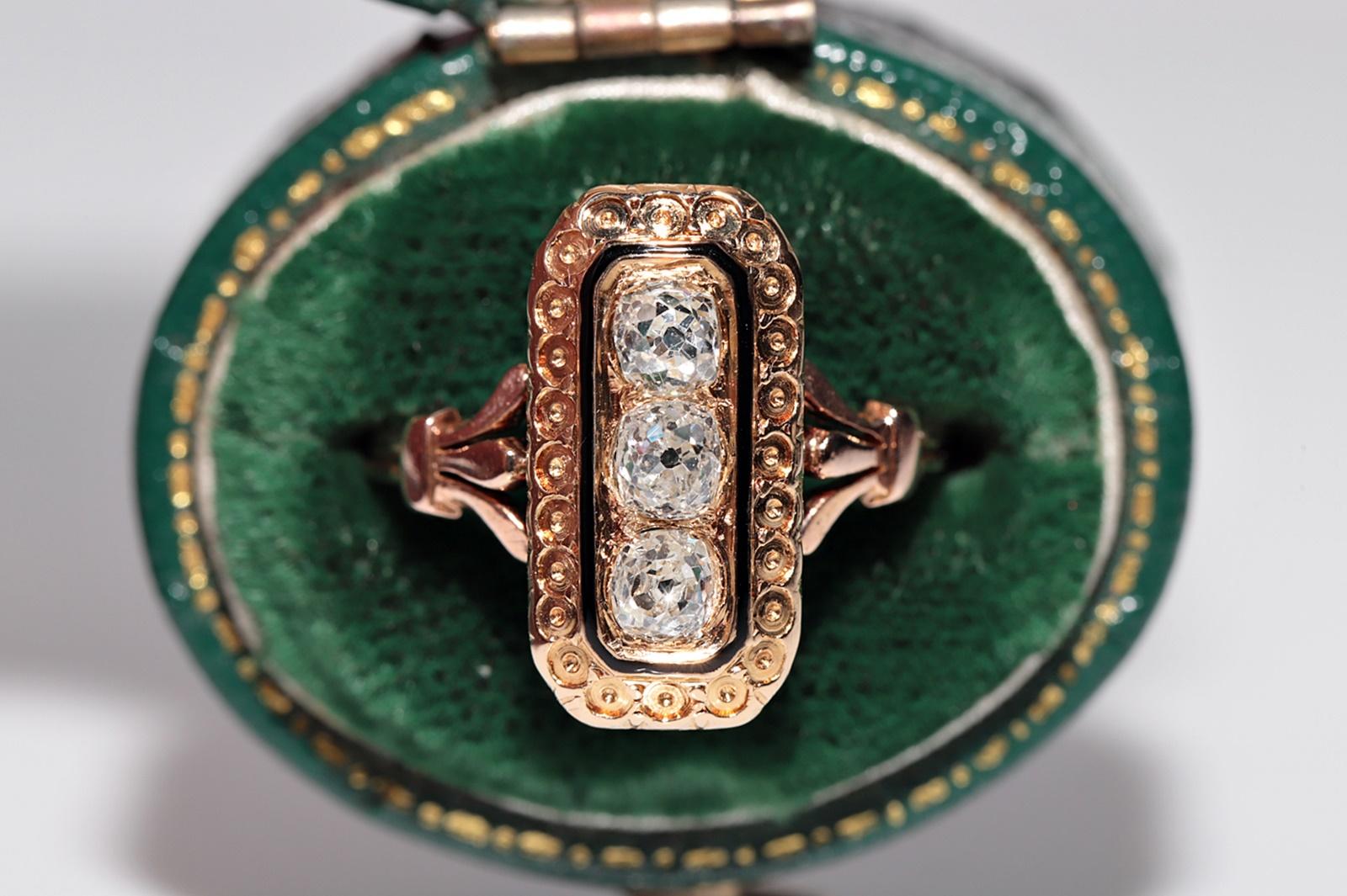 In very good condition.
Total weight is 3 grams.
Totally is diamond about 0.70 ct.
The diamond is has H-I color and vs-s1-s2 clarity.
Ring size is US 5.75
We can make any size.
Box is not included.
Please contact for any questions.