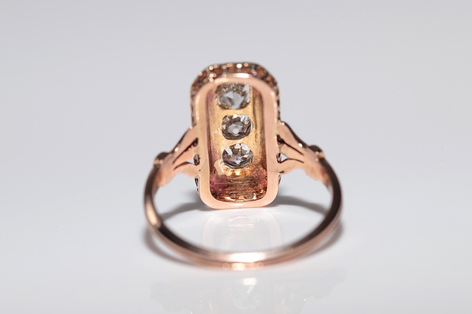 Antique Circa 1900s 18k Gold Natural Old Cut Diamond Decorated Enamel Ring im Angebot 1