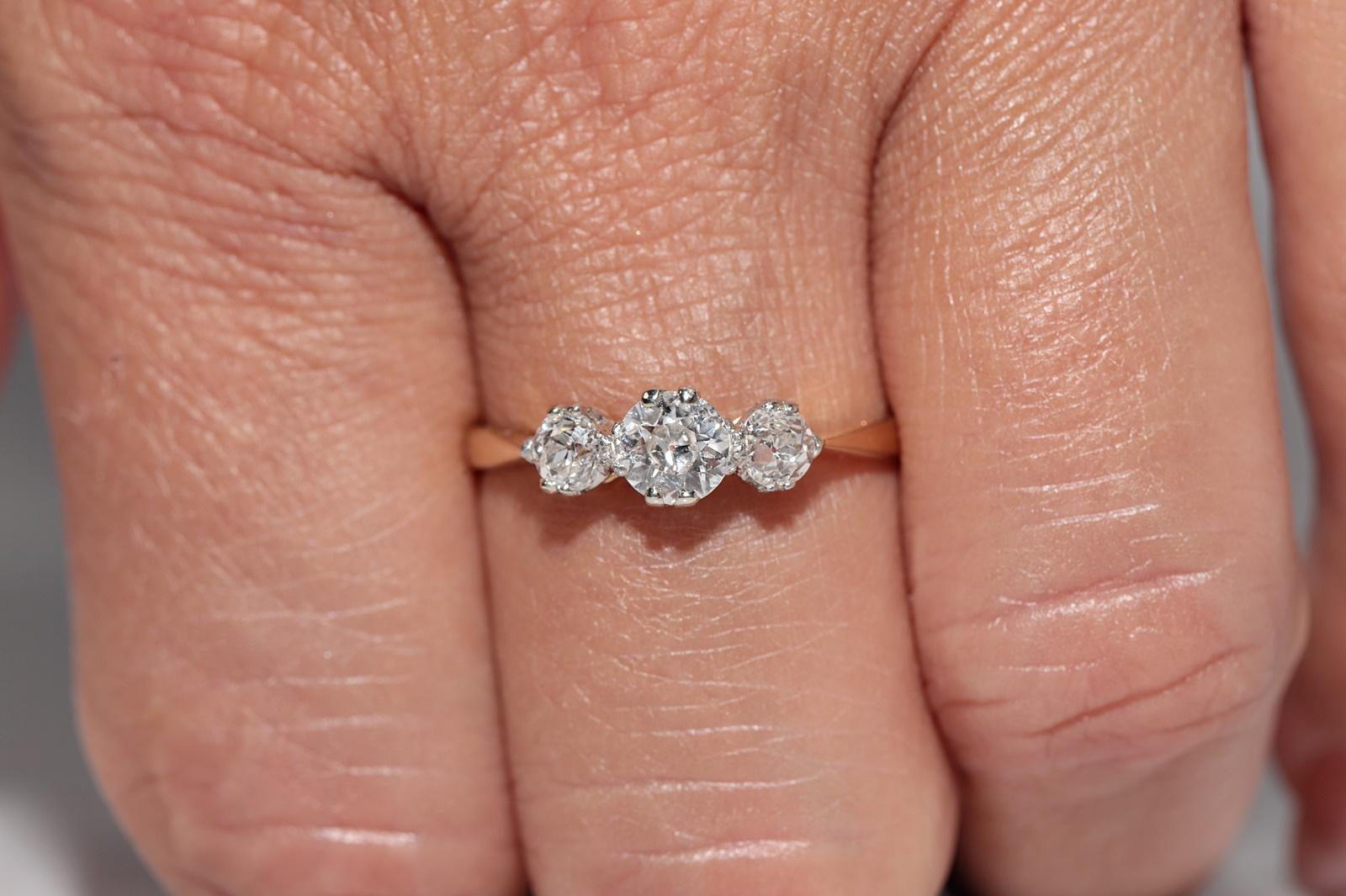 Antiker Ring mit drei Steinen aus 18 Karat Gold mit natürlichem Diamanten im Altschliff, um 1900 im Angebot 9